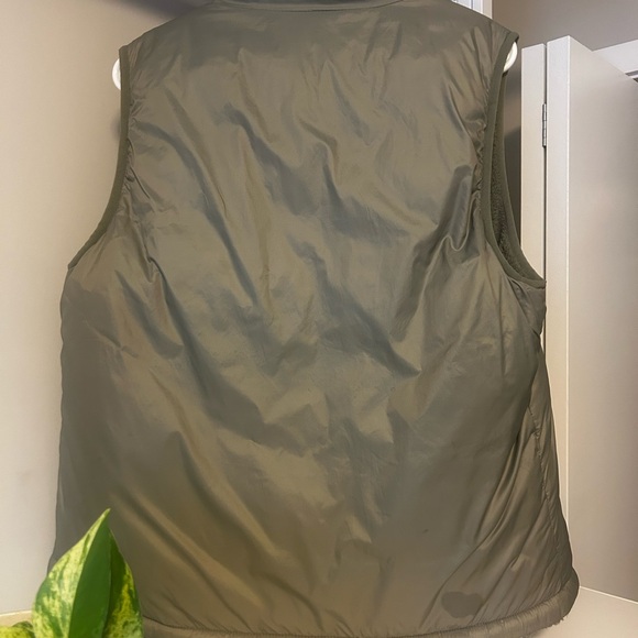 CORE Life Olive Green Puffer Vest - Picture 2 of 5